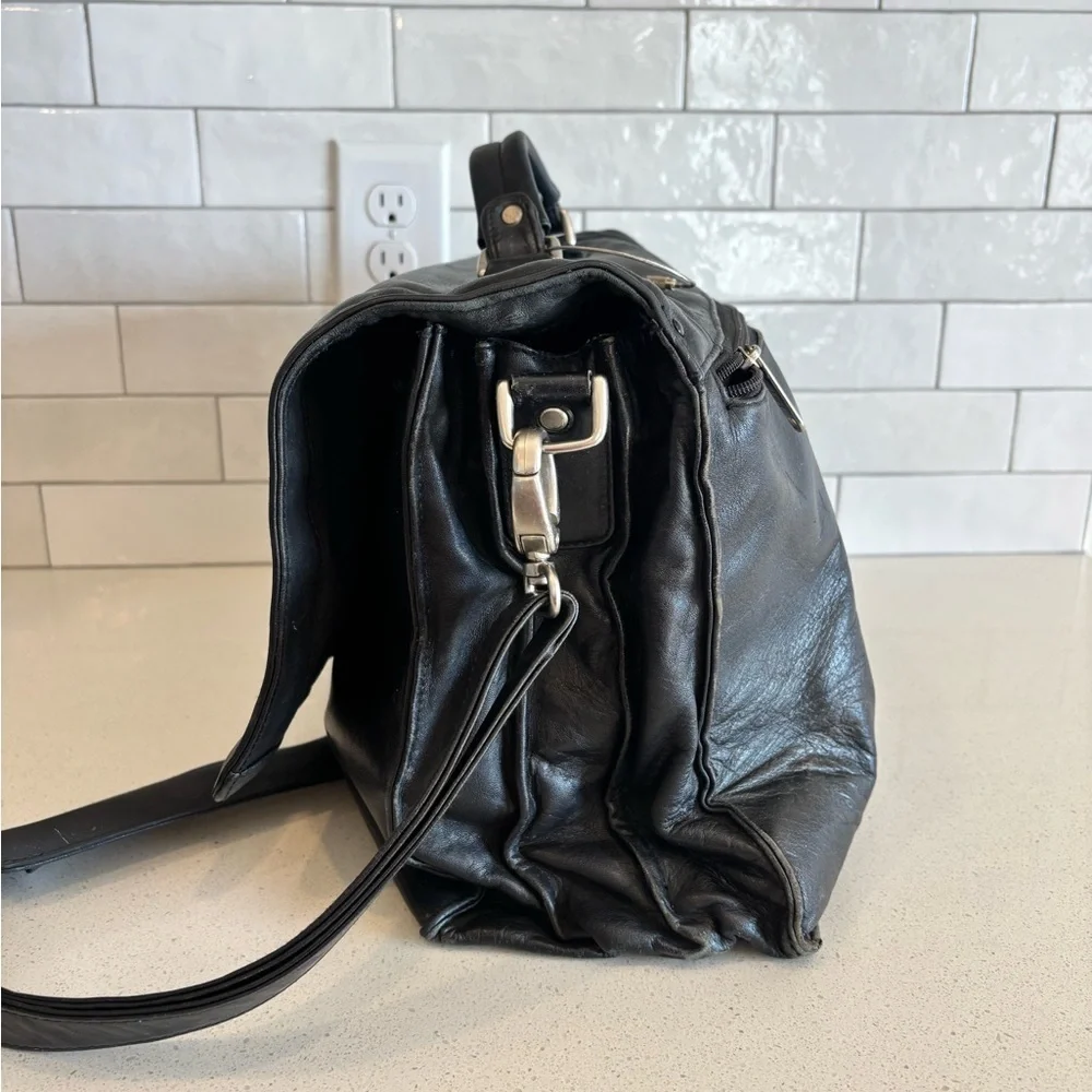 LE TANNEUR Briefcase Business Shoulder Bag Handbag Leather Black Lock EUC
